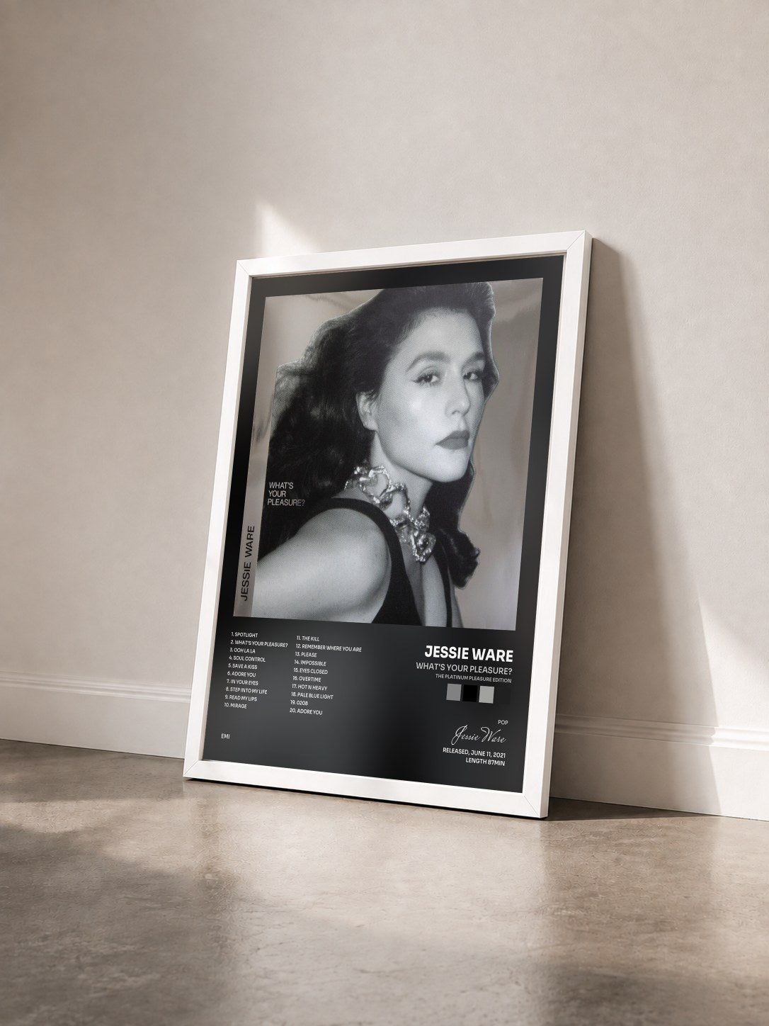 #blanc Tableau de l'album What's Your Pleasure? (The Platinum Pleasure Edition) de Jessie Ware vu de trois quarts, cadre blanc