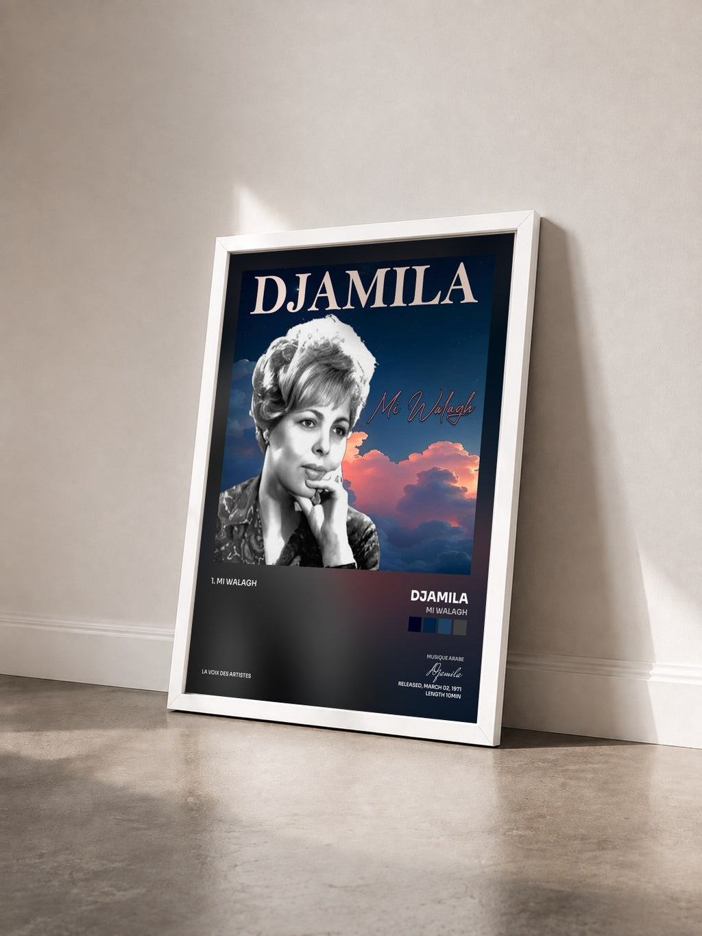 #blanc Tableau de l'album Mi Walagh de Djamila vu de trois quarts, cadre blanc