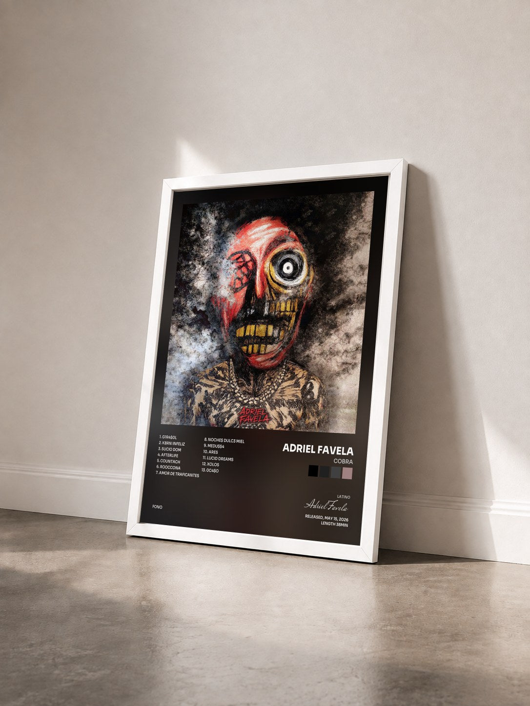 #blanc Tableau de l'album COBRA de Adriel Favela vu de trois quarts, cadre blanc