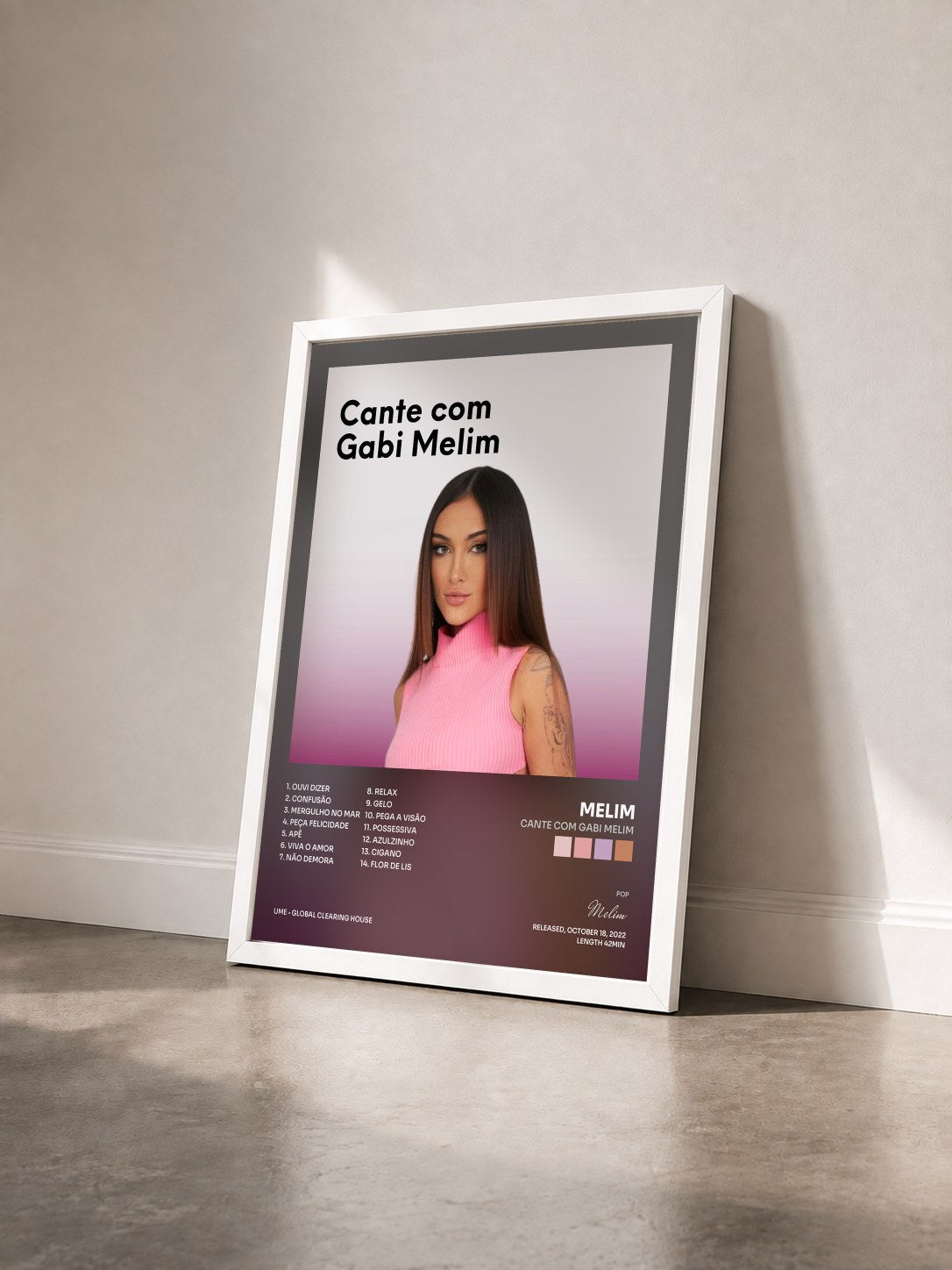 #blanc Tableau de l'album Cante com Gabi Melim de Melim vu de trois quarts, cadre blanc