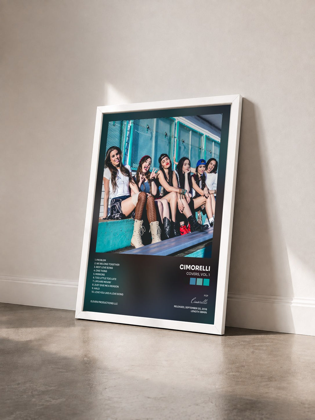 #blanc Tableau de l'album Covers, Vol. 1 de Cimorelli vu de trois quarts, cadre blanc