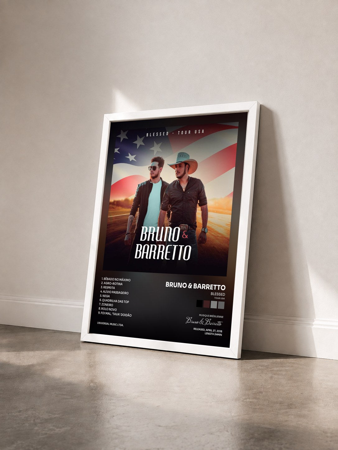 #blanc Tableau de l'album Blessed (Tour USA) de Bruno & Barretto vu de trois quarts, cadre blanc