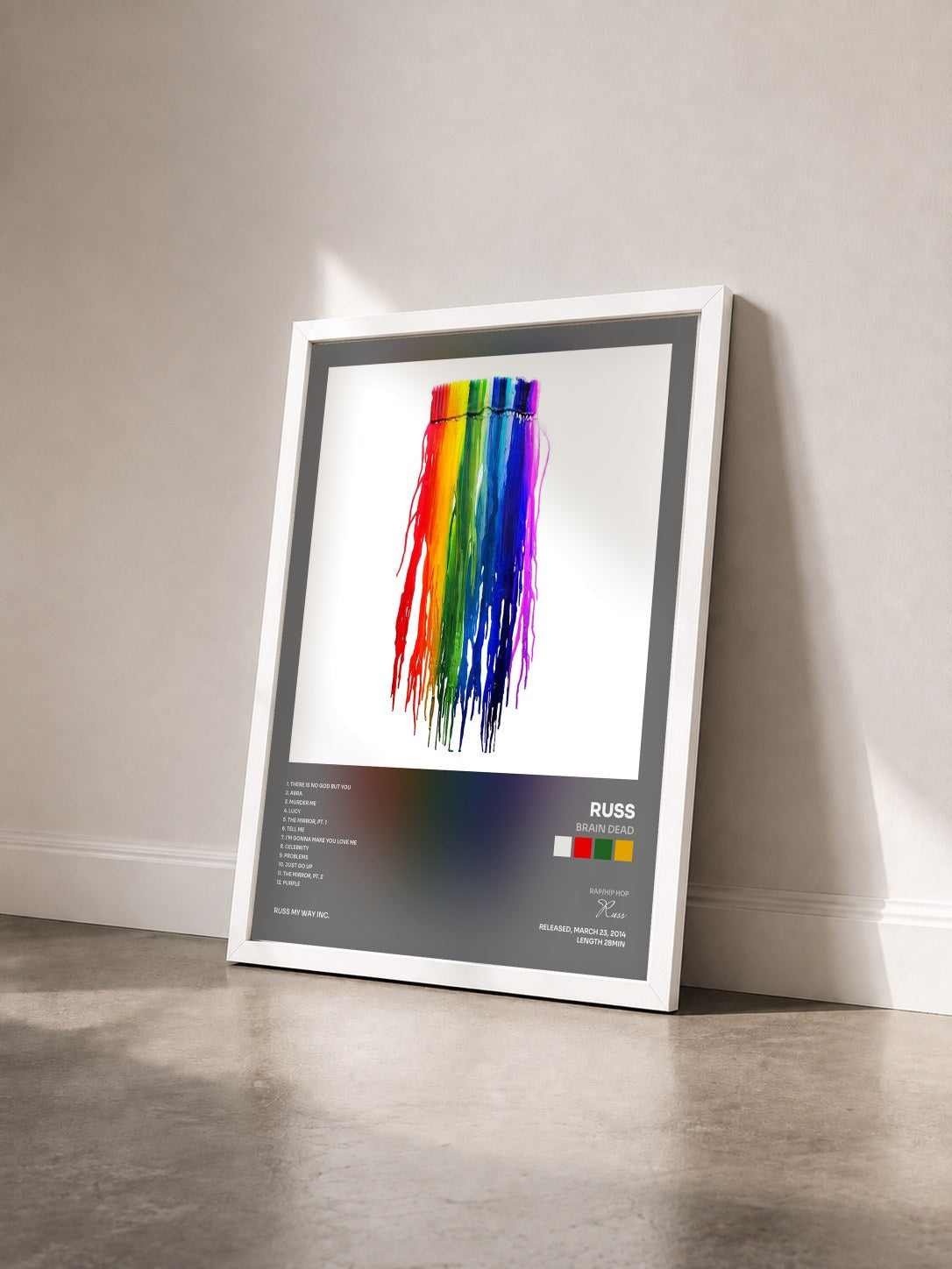 #blanc Tableau de l'album Brain Dead de Russ vu de trois quarts, cadre blanc