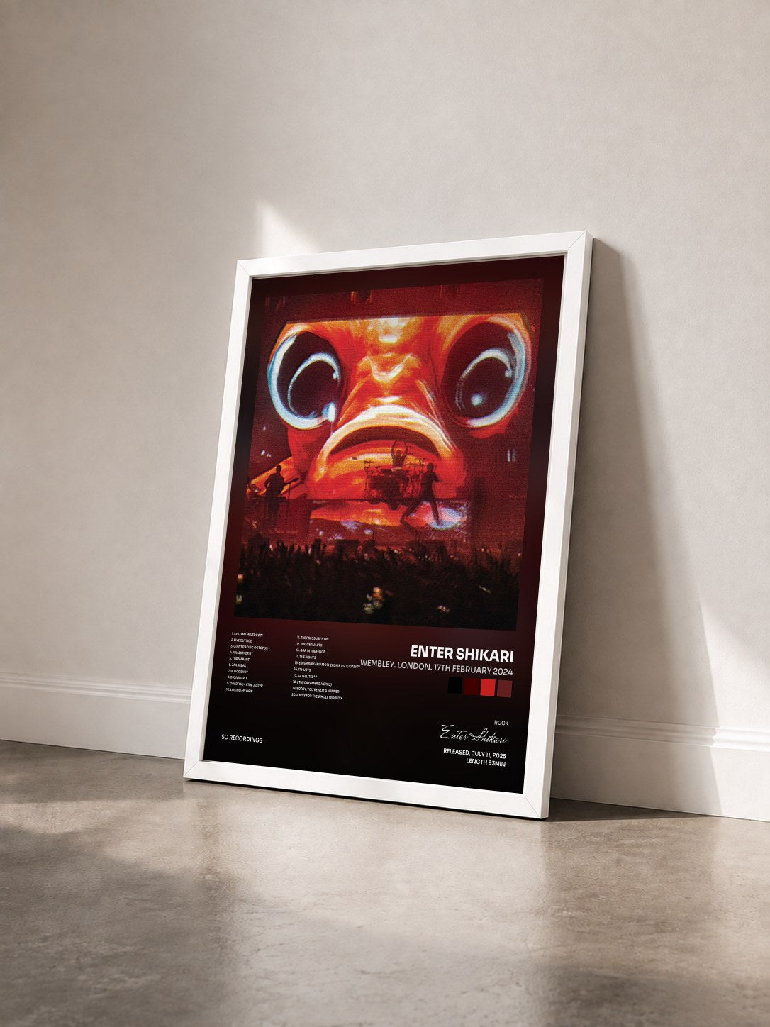 #blanc Tableau de l'album WEMBLEY. LONDON. 17th FEBRUARY 2024 de Enter Shikari vu de trois quarts, cadre blanc