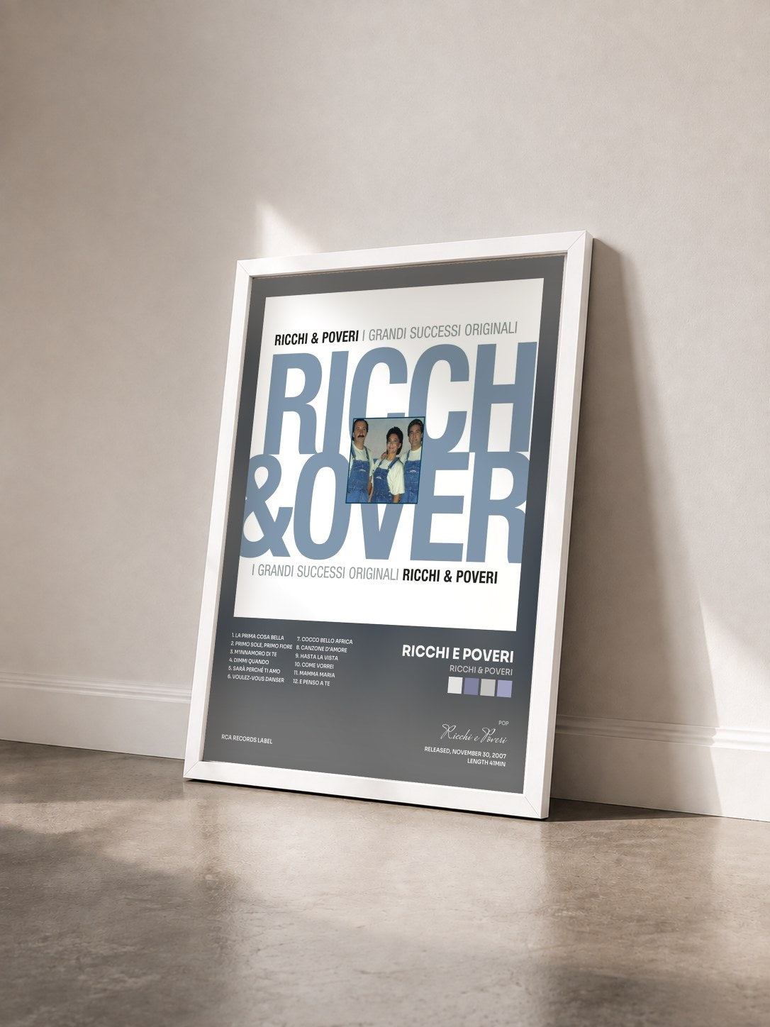 #blanc Tableau de l'album Ricchi & Poveri de Ricchi e Poveri vu de trois quarts, cadre blanc