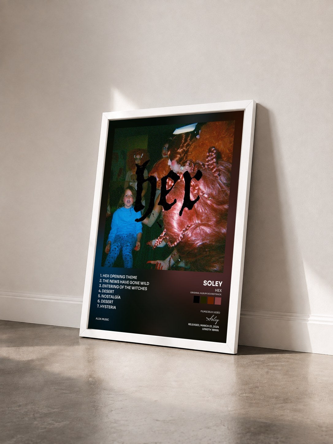 #blanc Tableau de l'album HEX (original album soundtrack) de Soley vu de trois quarts, cadre blanc
