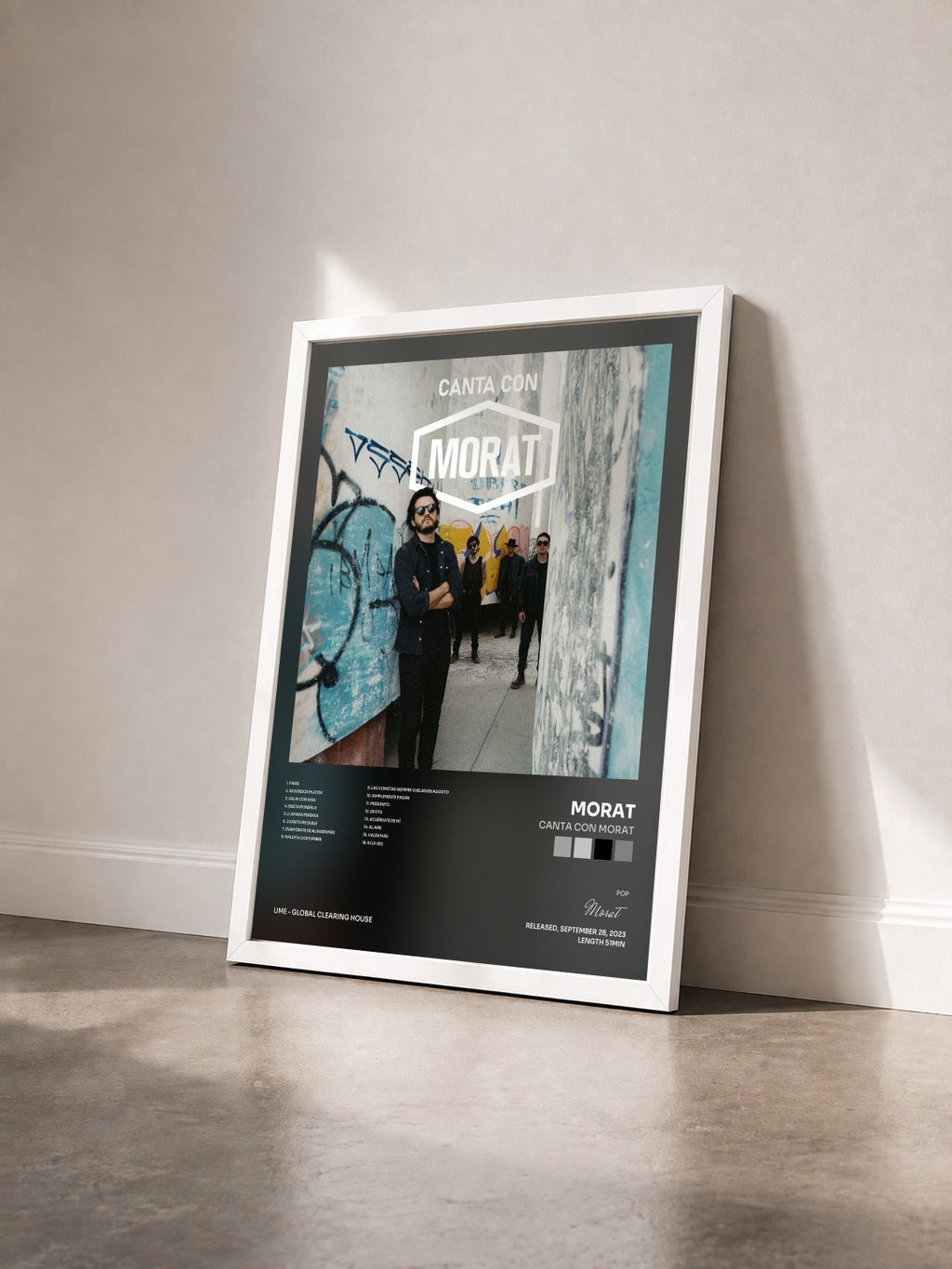 #blanc Tableau de l'album Canta Con Morat de Morat vu de trois quarts, cadre blanc