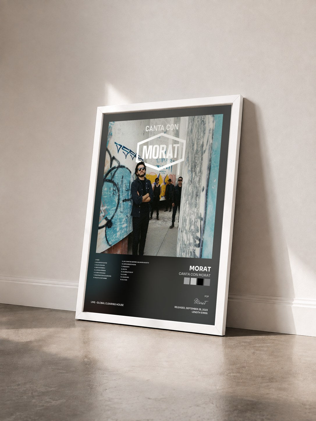 #blanc Tableau de l'album Canta Con Morat de Morat vu de trois quarts, cadre blanc