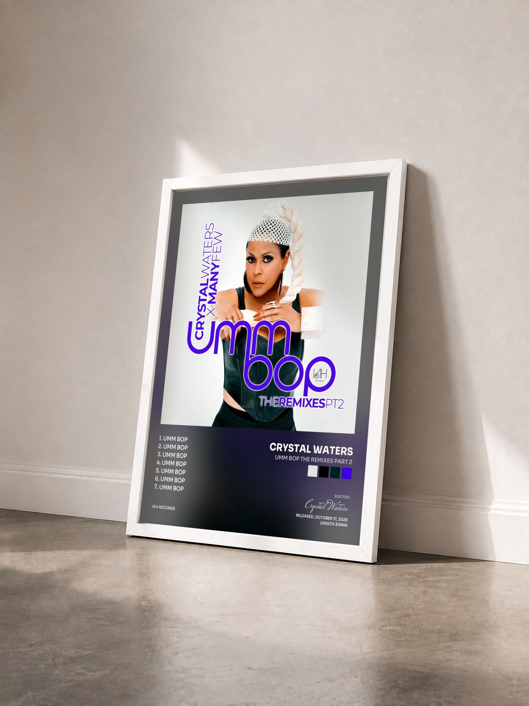 #blanc Tableau de l'album Umm Bop The Remixes Part 2 de Crystal Waters vu de trois quarts, cadre blanc