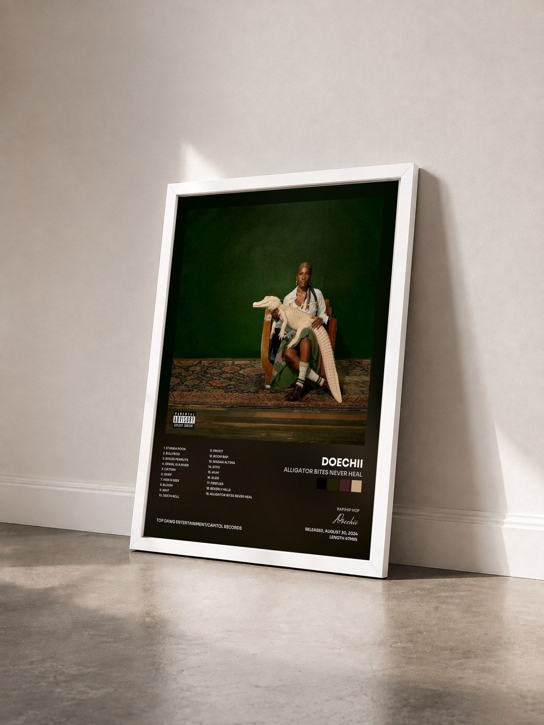 #blanc Tableau de l'album Alligator Bites Never Heal de Doechii vu de trois quarts, cadre blanc