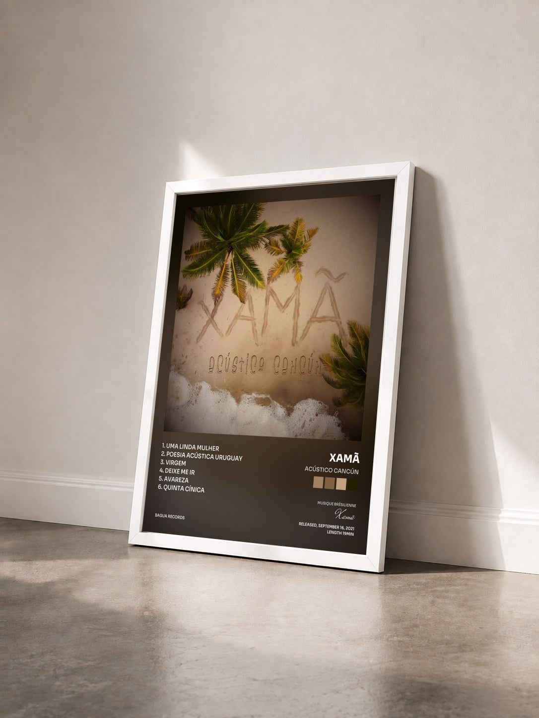 #blanc Tableau de l'album Acústico Cancún de Xamã vu de trois quarts, cadre blanc