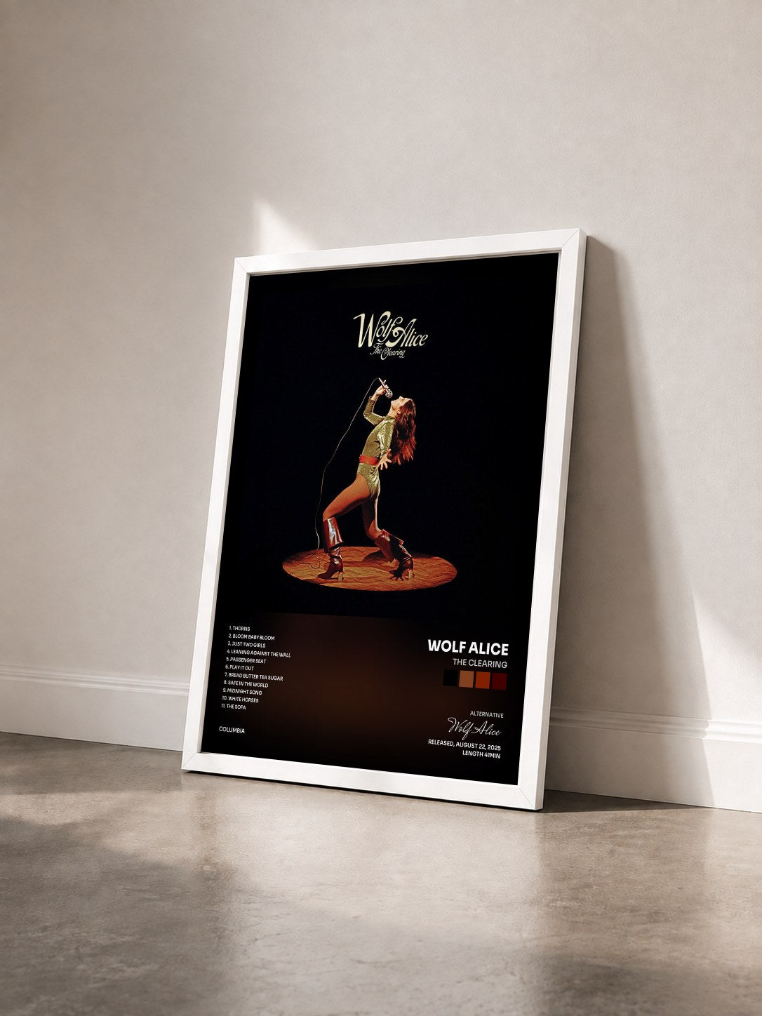 #blanc Tableau de l'album The Clearing de Wolf Alice vu de trois quarts, cadre blanc