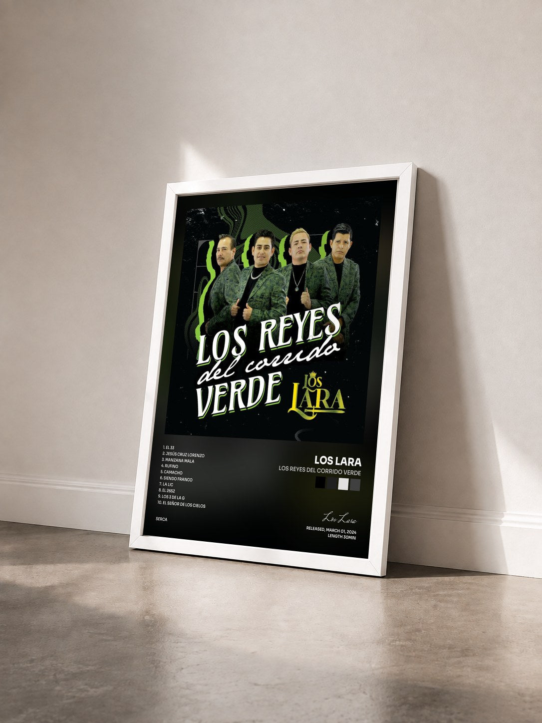 #blanc Tableau de l'album Los Reyes Del Corrido Verde de Los Lara vu de trois quarts, cadre blanc