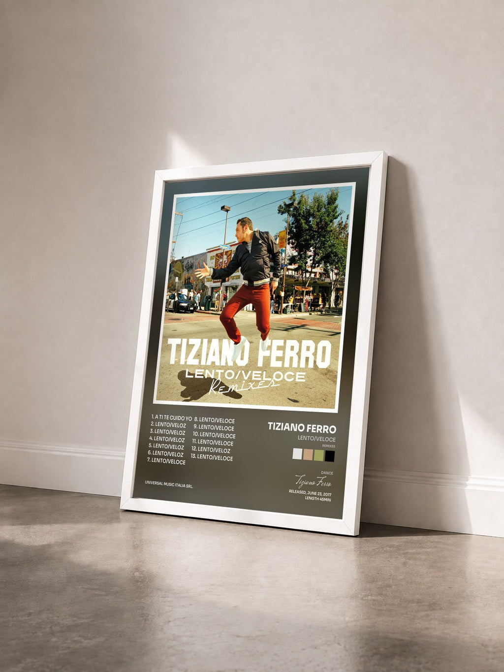 #blanc Tableau de l'album Lento/Veloce (Remixes) de Tiziano Ferro vu de trois quarts, cadre blanc