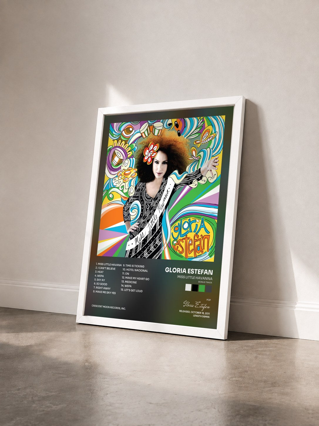 #blanc Tableau de l'album Miss Little Havanna (Bonus Track) de Gloria Estefan vu de trois quarts, cadre blanc