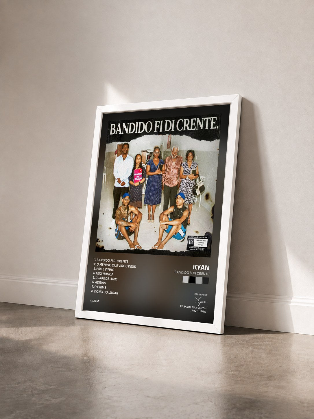 #blanc Tableau de l'album Bandido Fi Di Crente de Kyan vu de trois quarts, cadre blanc