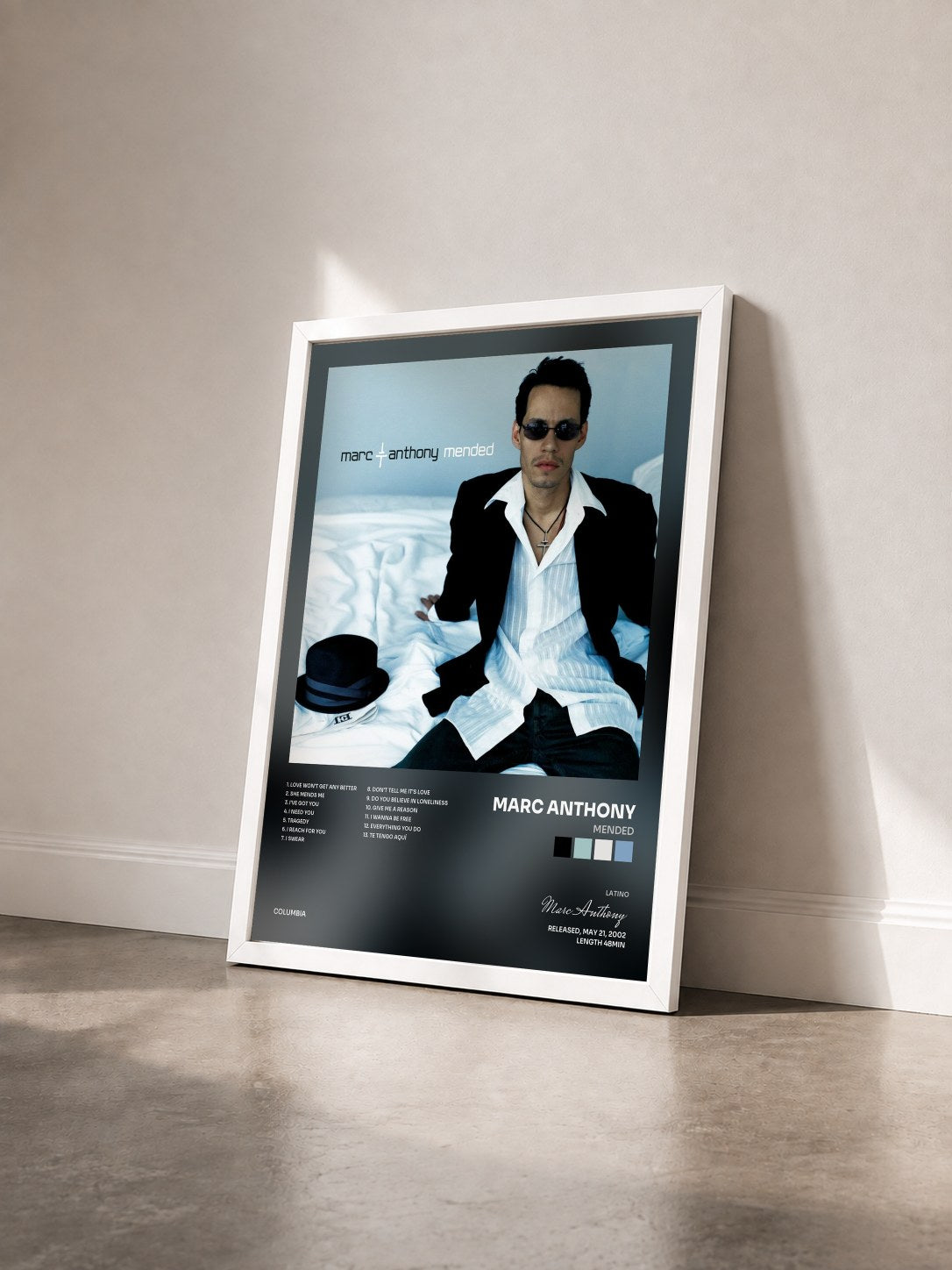 #blanc Tableau de l'album Mended de Marc Anthony vu de trois quarts, cadre blanc
