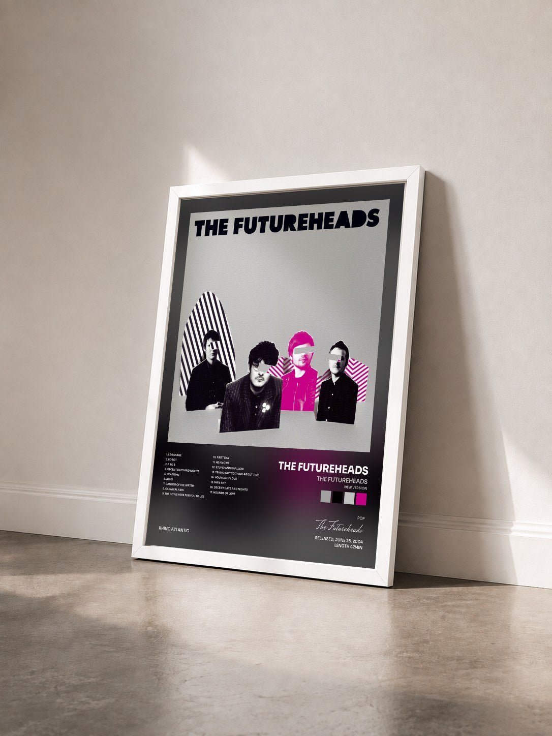 #blanc Tableau de l'album The Futureheads (new version) de The Futureheads vu de trois quarts, cadre blanc