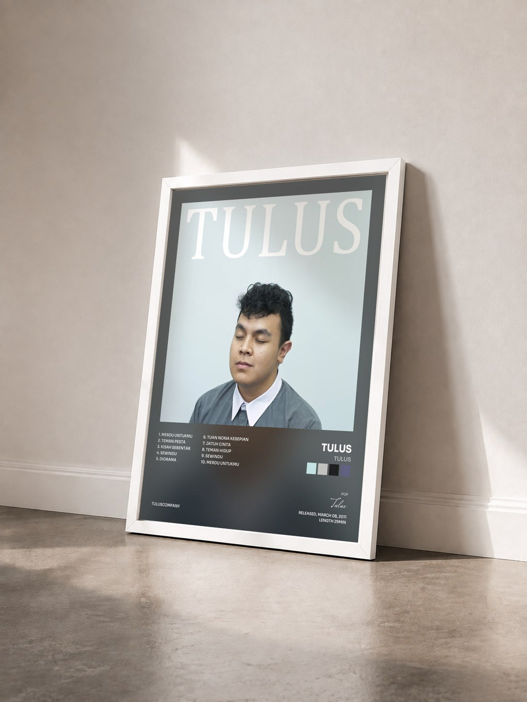 #blanc Tableau de l'album Tulus de Tulus vu de trois quarts, cadre blanc