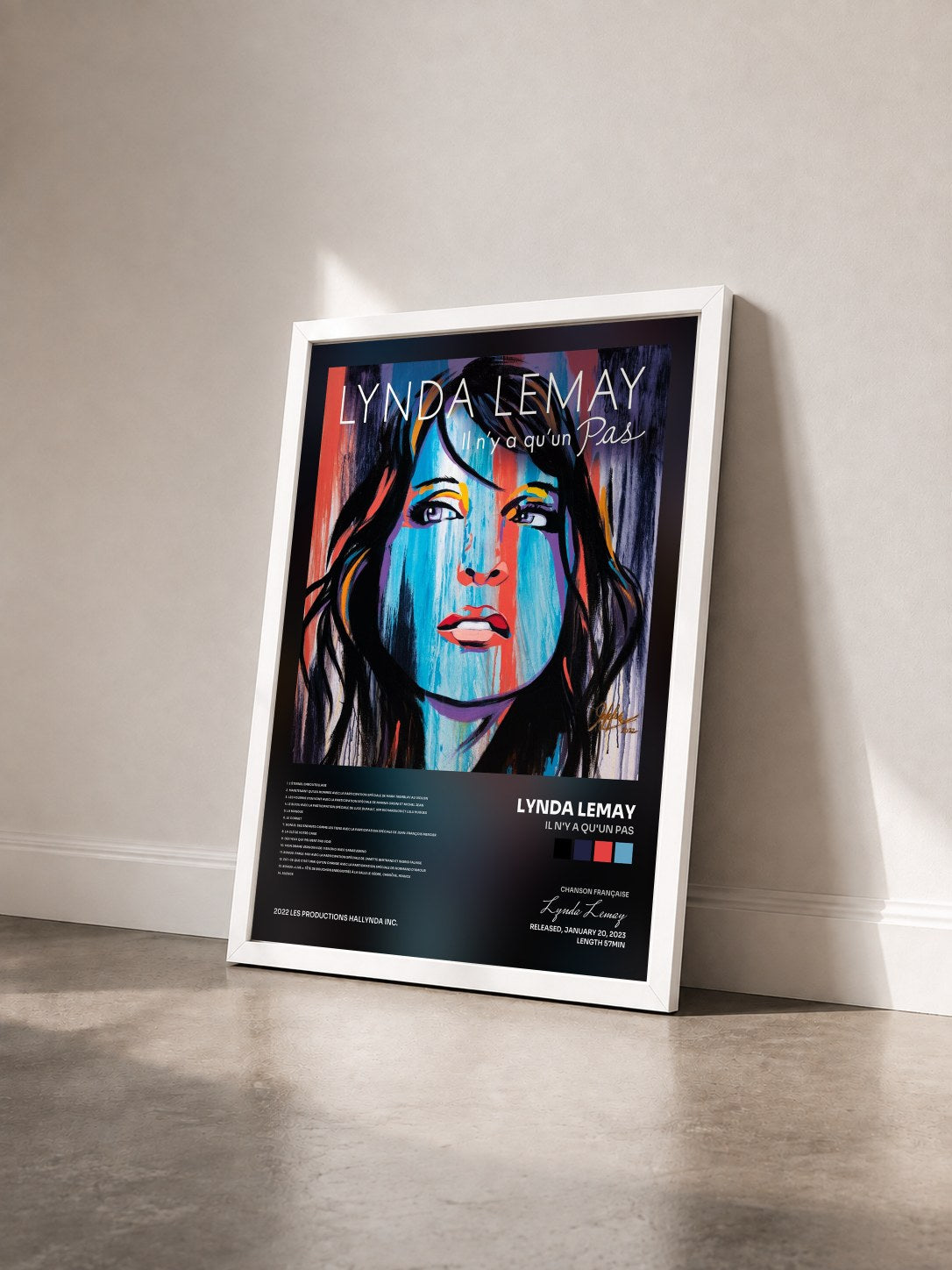 #blanc Tableau de l'album Il n'y a qu'un pas de Lynda Lemay vu de trois quarts, cadre blanc