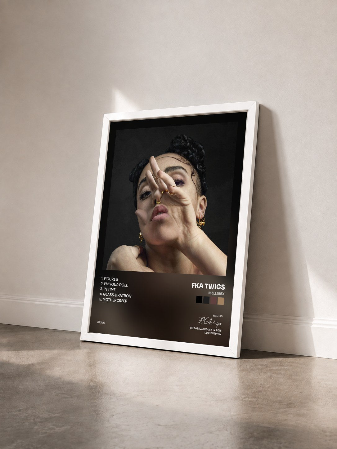 #blanc Tableau de l'album M3LL155X de FKA twigs vu de trois quarts, cadre blanc