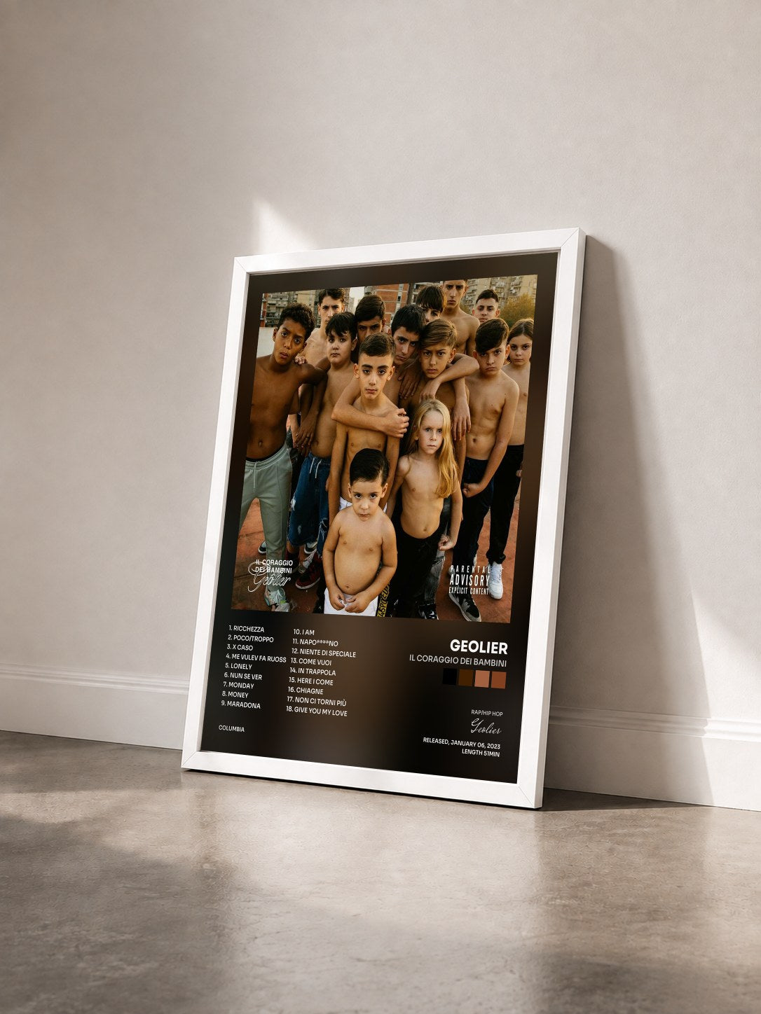#blanc Tableau de l'album IL CORAGGIO DEI BAMBINI de Geolier vu de trois quarts, cadre blanc