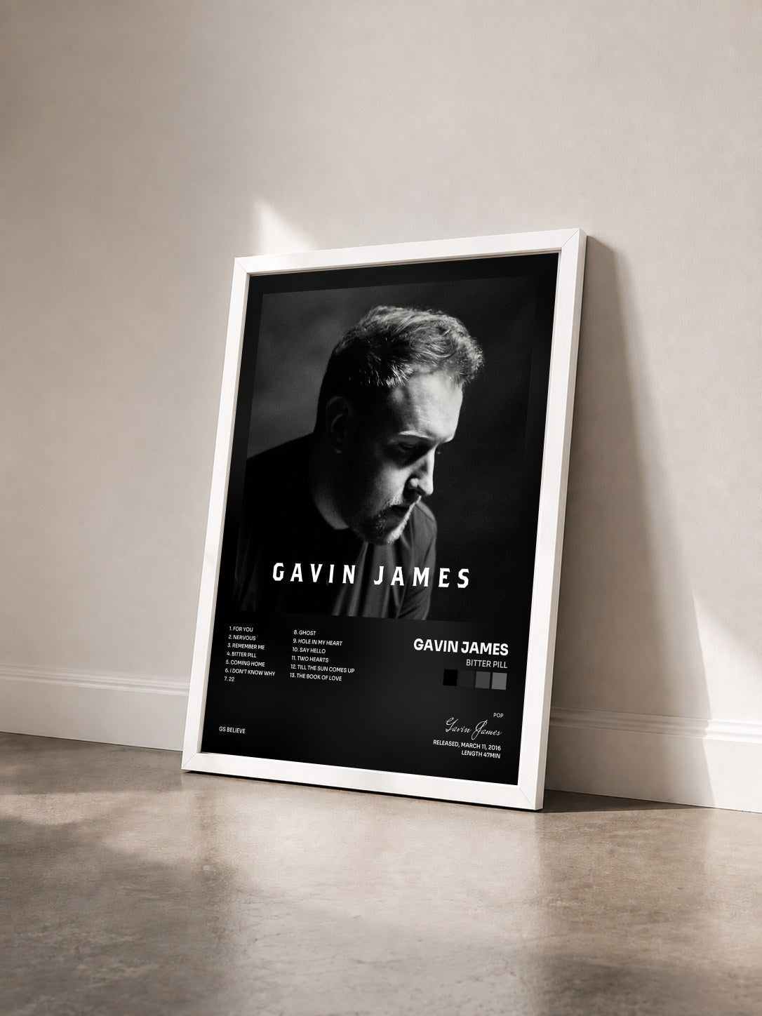 #blanc Tableau de l'album Bitter Pill de Gavin James vu de trois quarts, cadre blanc