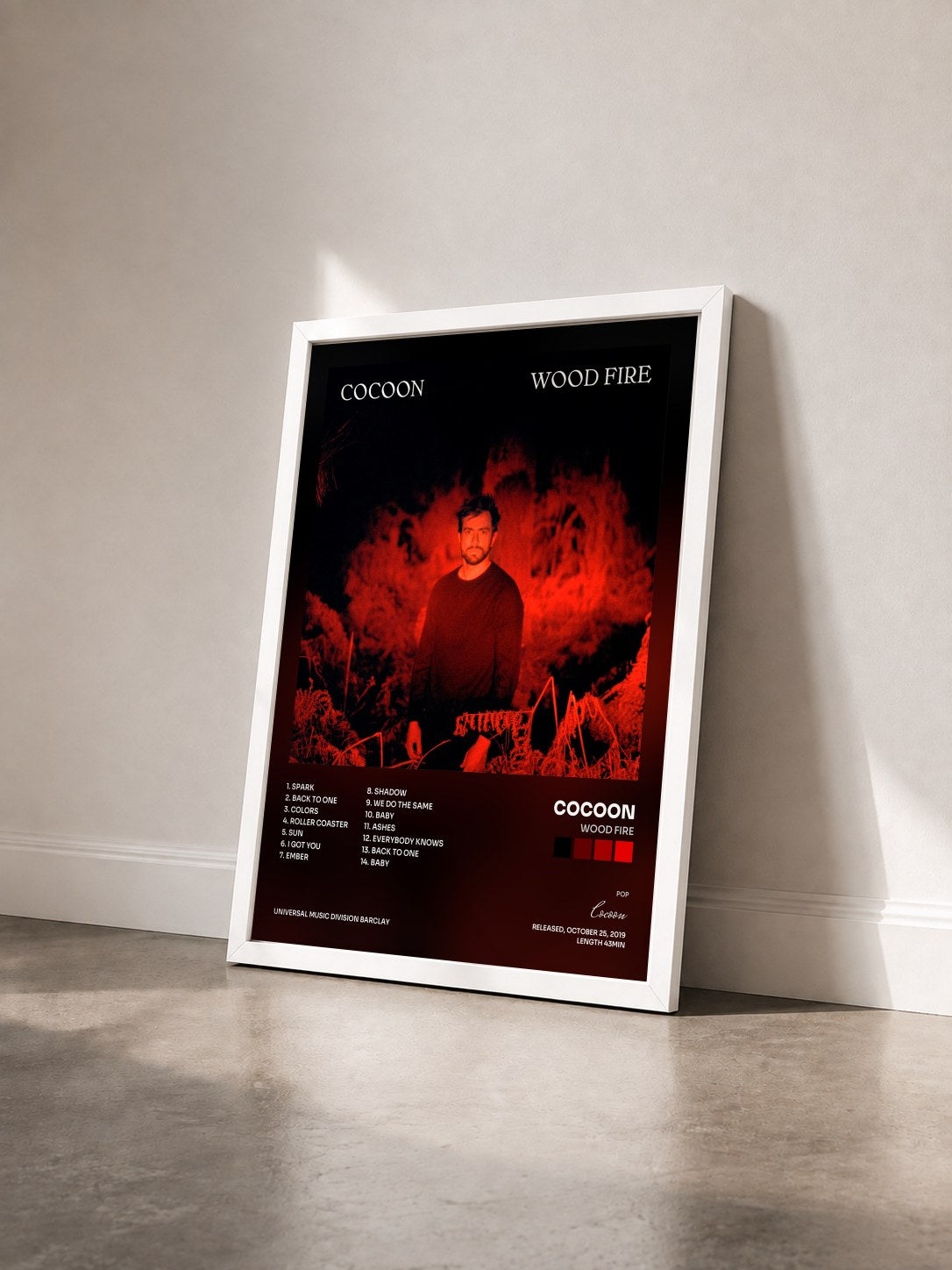 #blanc Tableau de l'album Wood Fire de Cocoon vu de trois quarts, cadre blanc