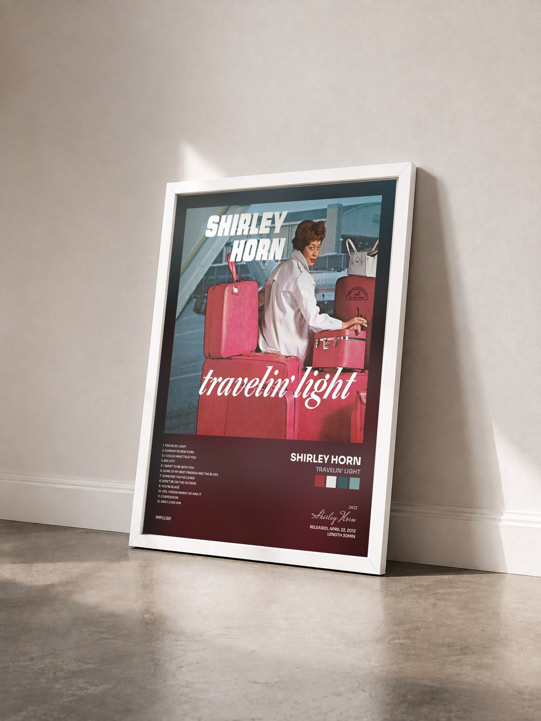 #blanc Tableau de l'album Travelin' Light de Shirley Horn vu de trois quarts, cadre blanc
