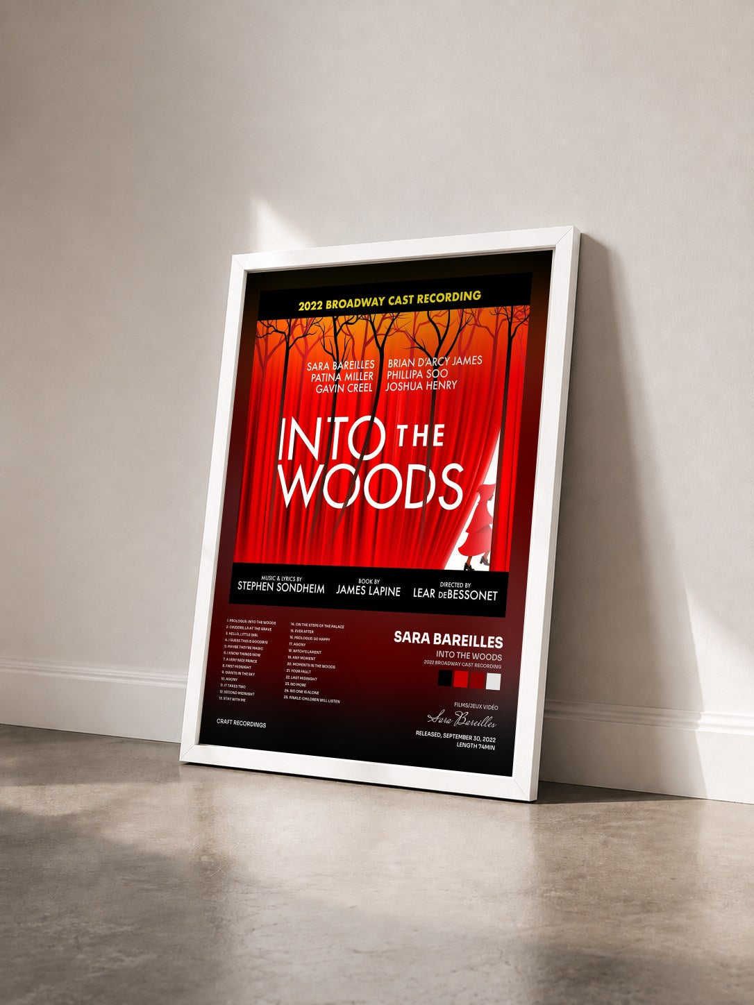 #blanc Tableau de l'album Into The Woods (2022 Broadway Cast Recording) de Sara Bareilles vu de trois quarts, cadre blanc