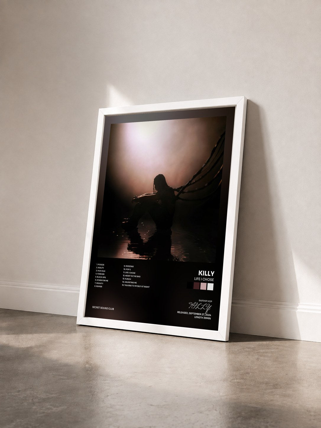 #blanc Tableau de l'album LIFE I CHOSE de KILLY vu de trois quarts, cadre blanc