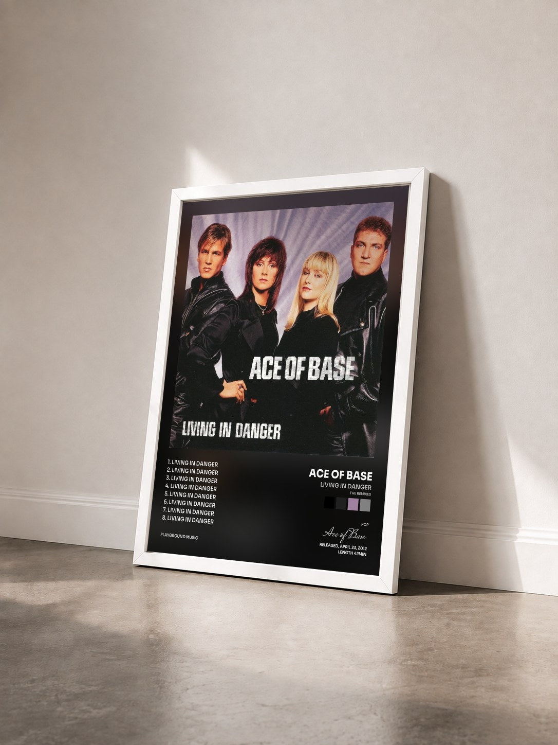 #blanc Tableau de l'album Living in Danger (The Remixes) de Ace of Base vu de trois quarts, cadre blanc
