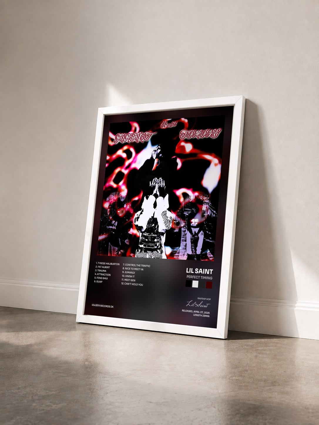 #blanc Tableau de l'album Perfect Timing de Lil Saint vu de trois quarts, cadre blanc