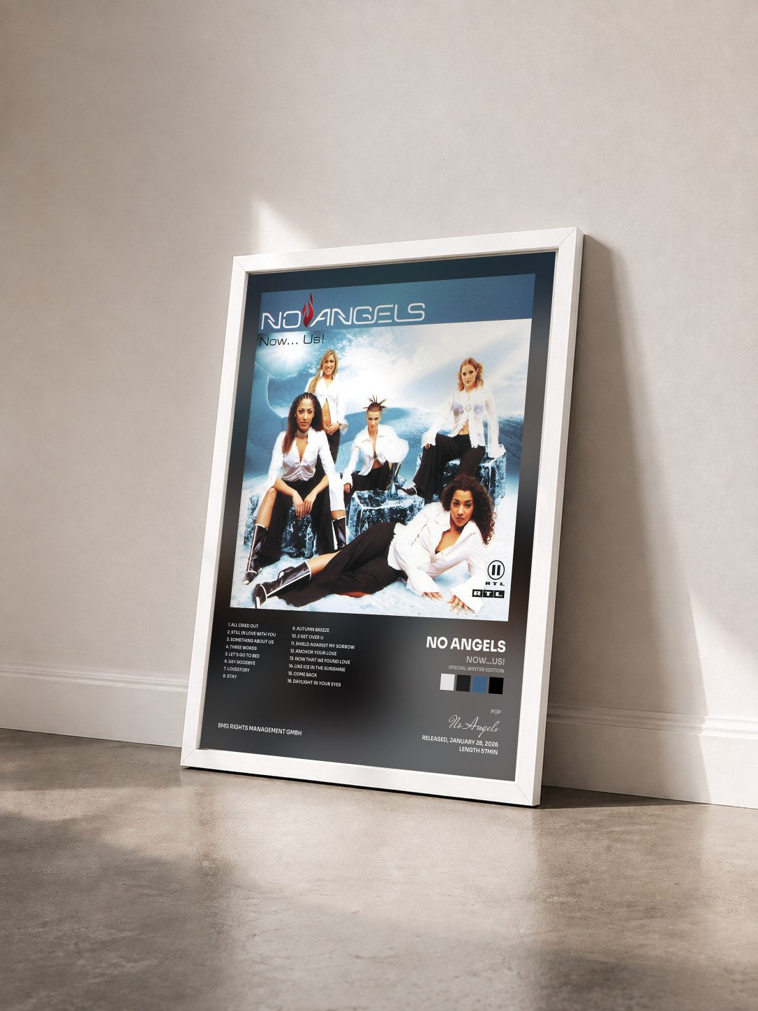#blanc Tableau de l'album Now...US! (Special Winter Edition) de No Angels vu de trois quarts, cadre blanc
