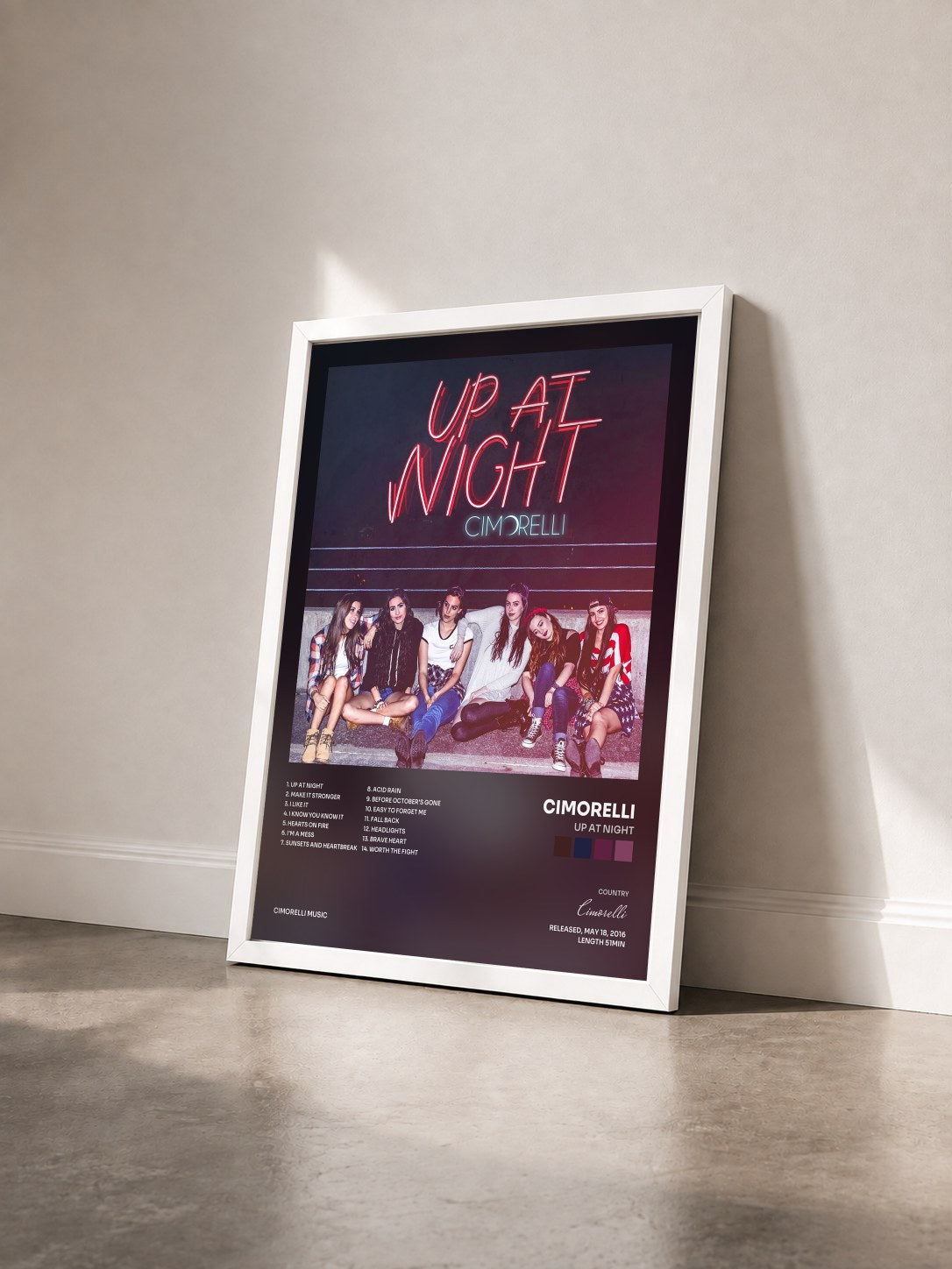 #blanc Tableau de l'album Up at Night de Cimorelli vu de trois quarts, cadre blanc