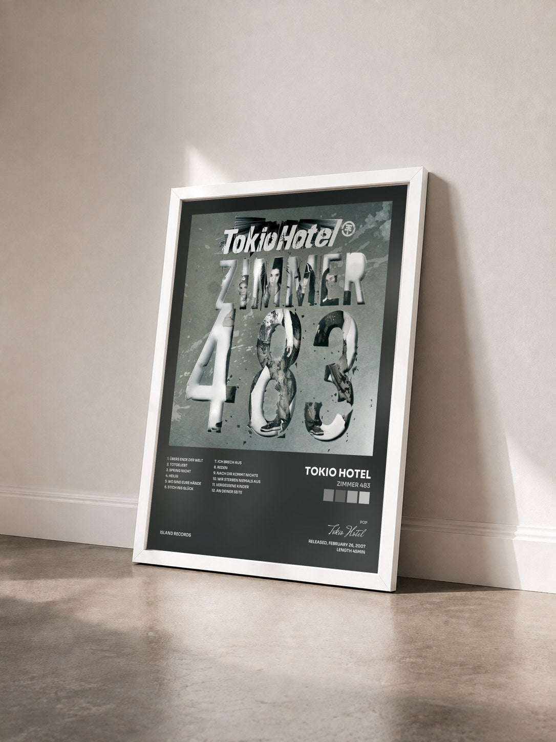 #blanc Tableau de l'album Zimmer 483 de Tokio Hotel vu de trois quarts, cadre blanc