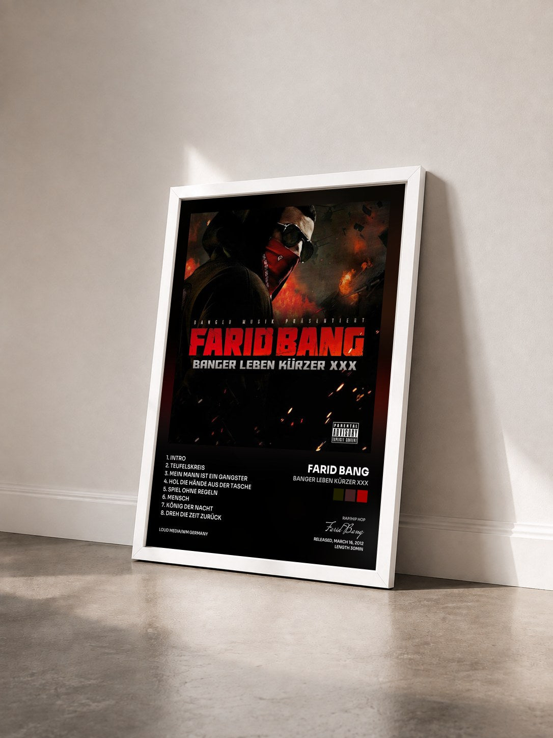 #blanc Tableau de l'album Banger leben kürzer XXX de Farid Bang vu de trois quarts, cadre blanc