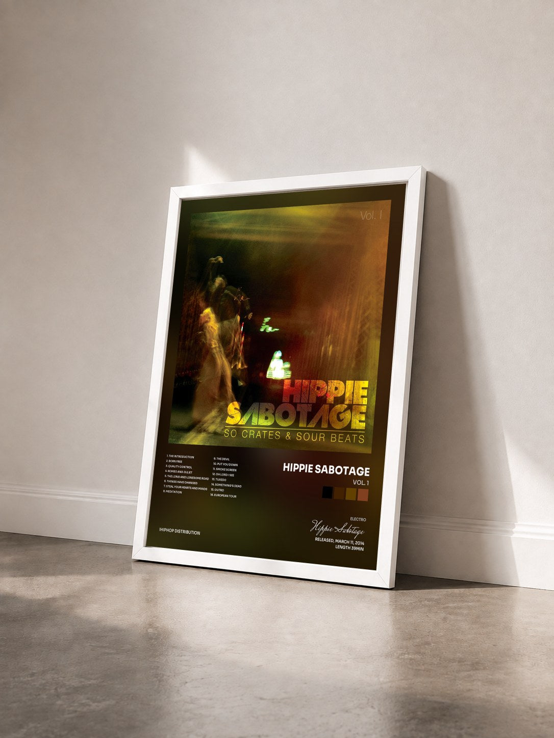 #blanc Tableau de l'album Vol. 1 de Hippie Sabotage vu de trois quarts, cadre blanc