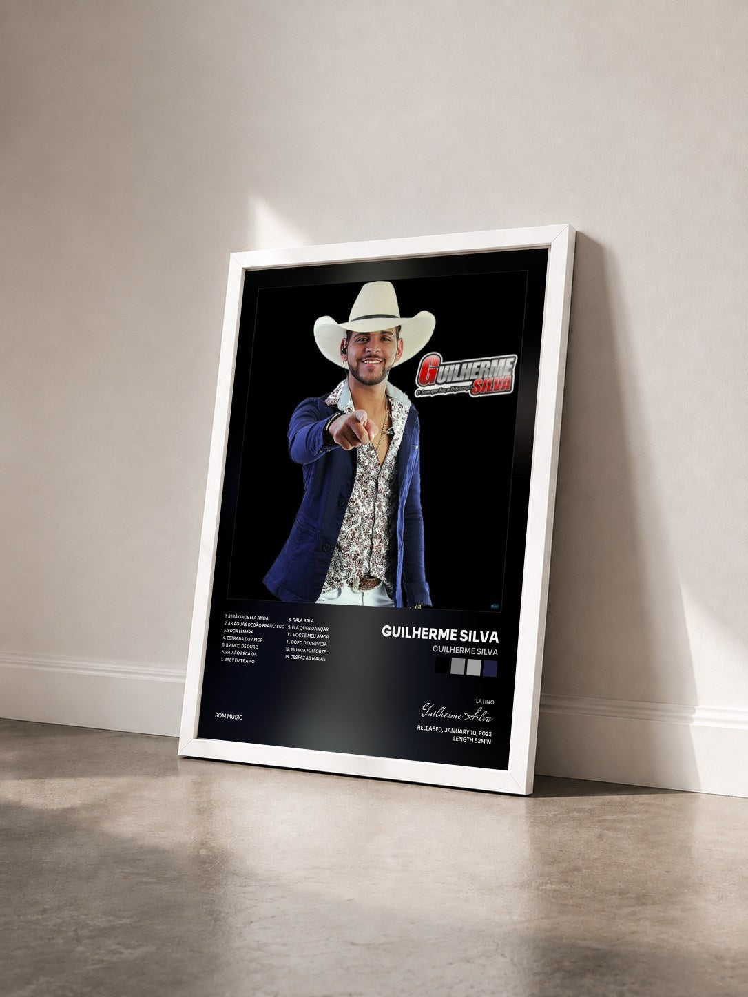 #blanc Tableau de l'album Guilherme Silva de Guilherme Silva vu de trois quarts, cadre blanc