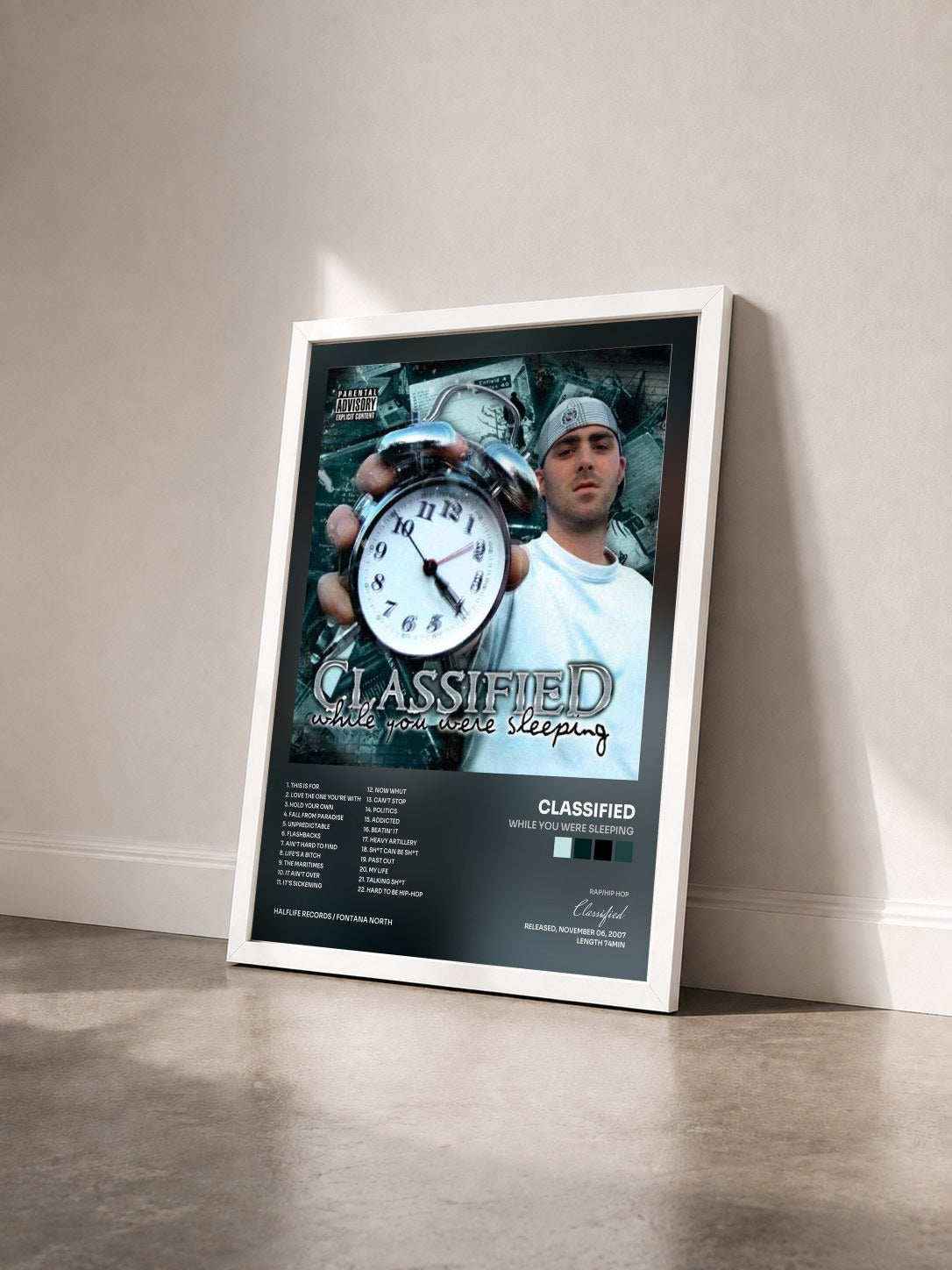#blanc Tableau de l'album While You Were Sleeping de Classified vu de trois quarts, cadre blanc