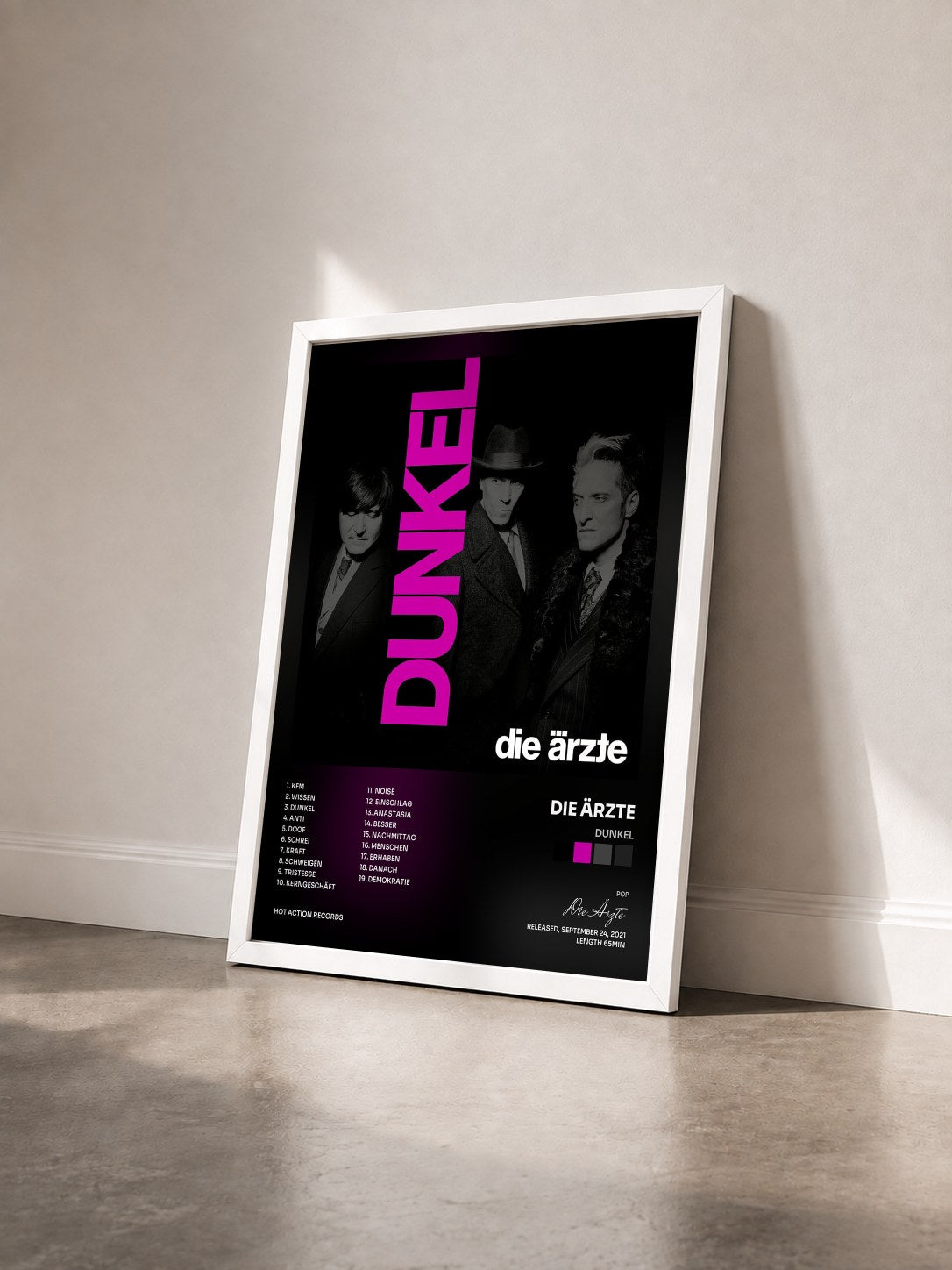 #blanc Tableau de l'album DUNKEL de Die Ärzte vu de trois quarts, cadre blanc