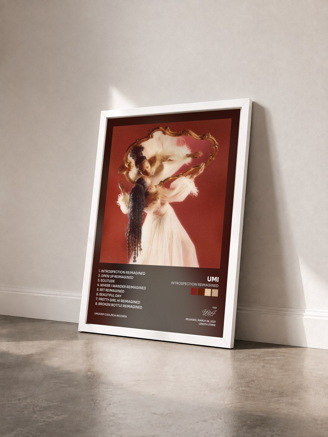#blanc Tableau de l'album Introspection Reimagined de UMI vu de trois quarts, cadre blanc