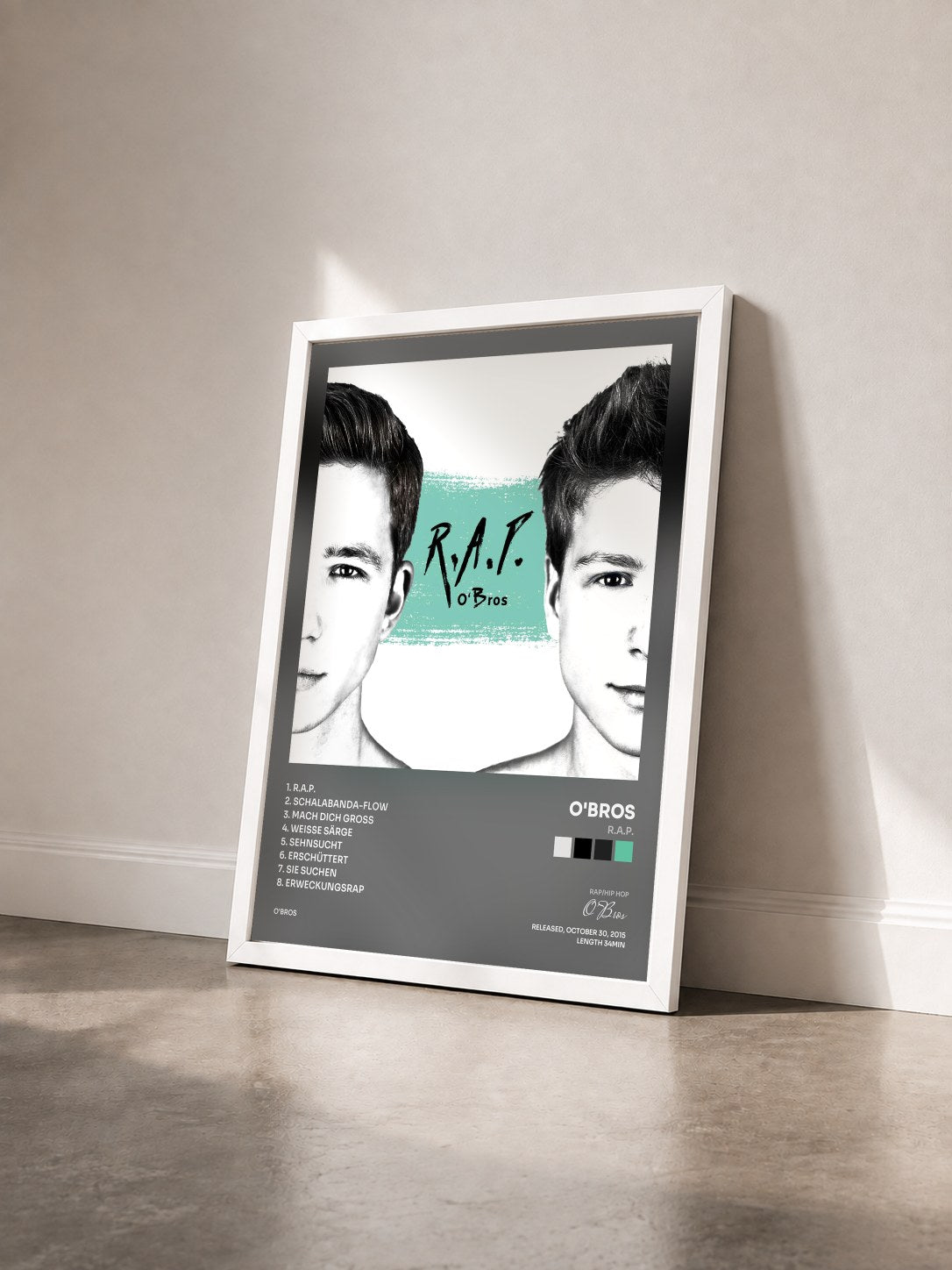 #blanc Tableau de l'album R.A.P. de O'Bros vu de trois quarts, cadre blanc