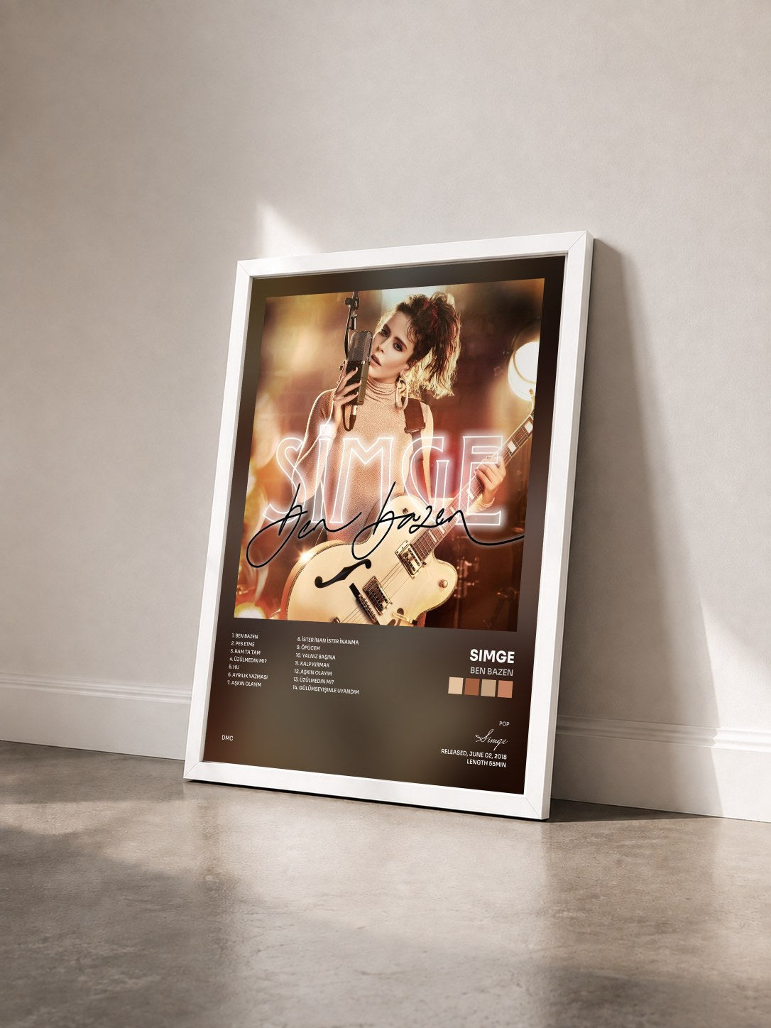 #blanc Tableau de l'album Ben Bazen de Simge vu de trois quarts, cadre blanc
