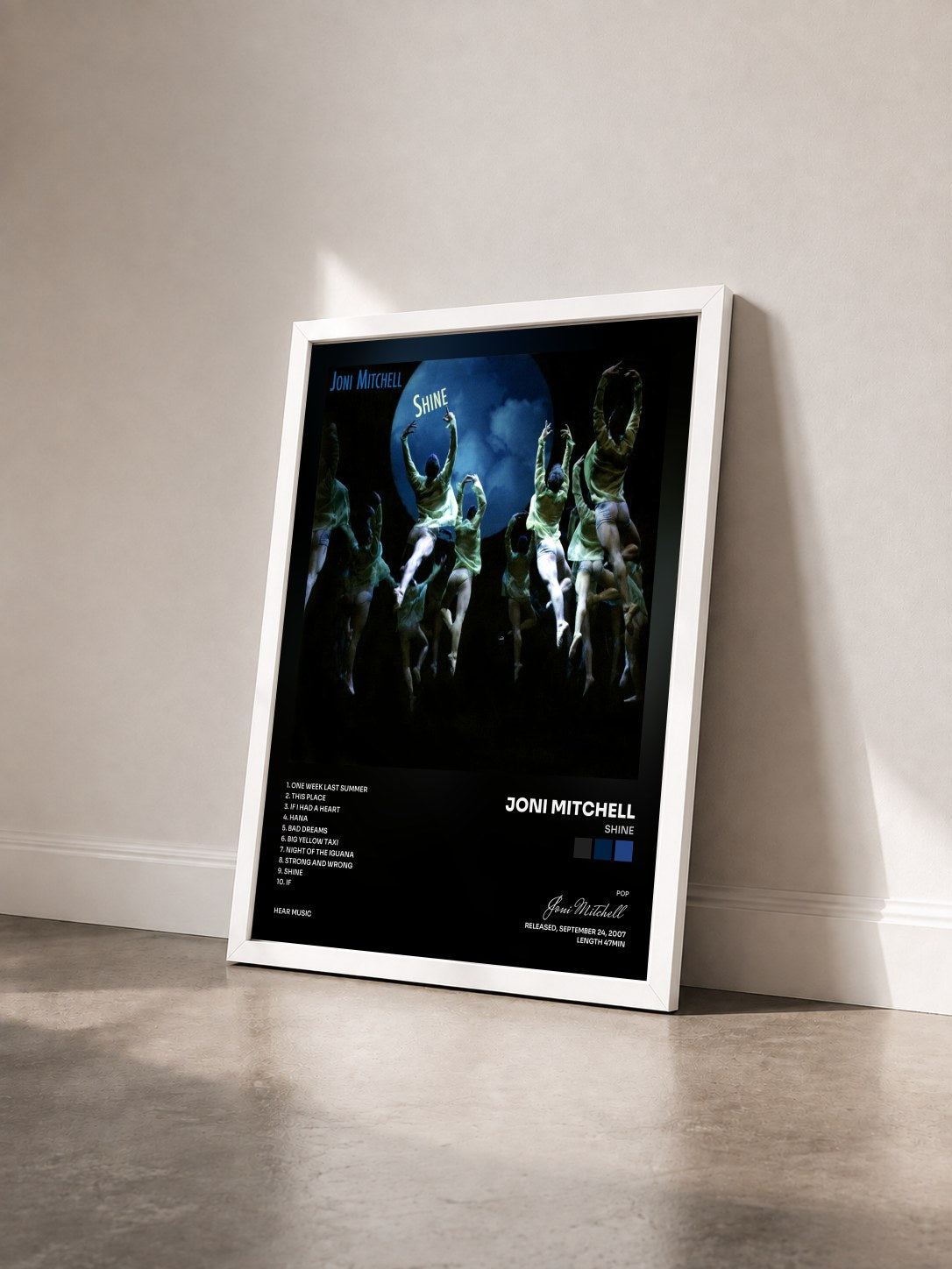 #blanc Tableau de l'album Shine de Joni Mitchell vu de trois quarts, cadre blanc