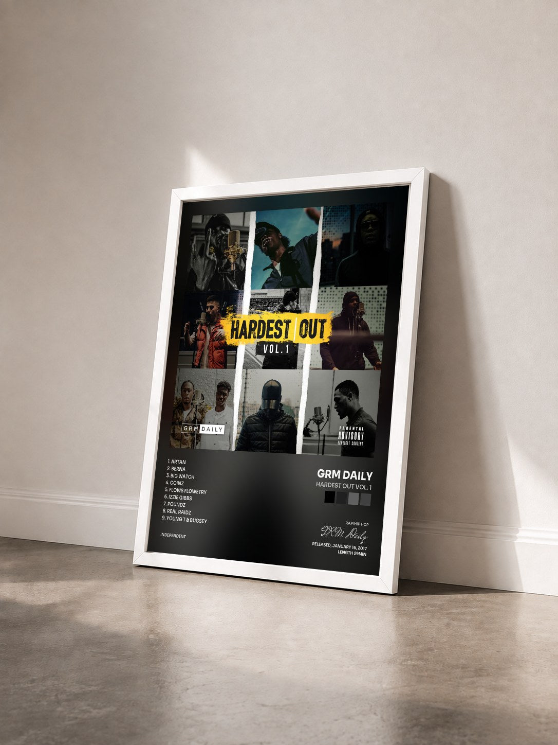 #blanc Tableau de l'album Hardest Out Vol. 1 de GRM Daily vu de trois quarts, cadre blanc