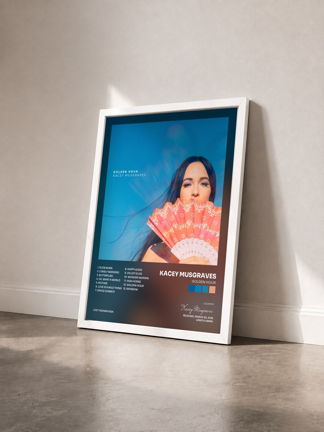 #blanc Tableau de l'album Golden Hour de Kacey Musgraves vu de trois quarts, cadre blanc