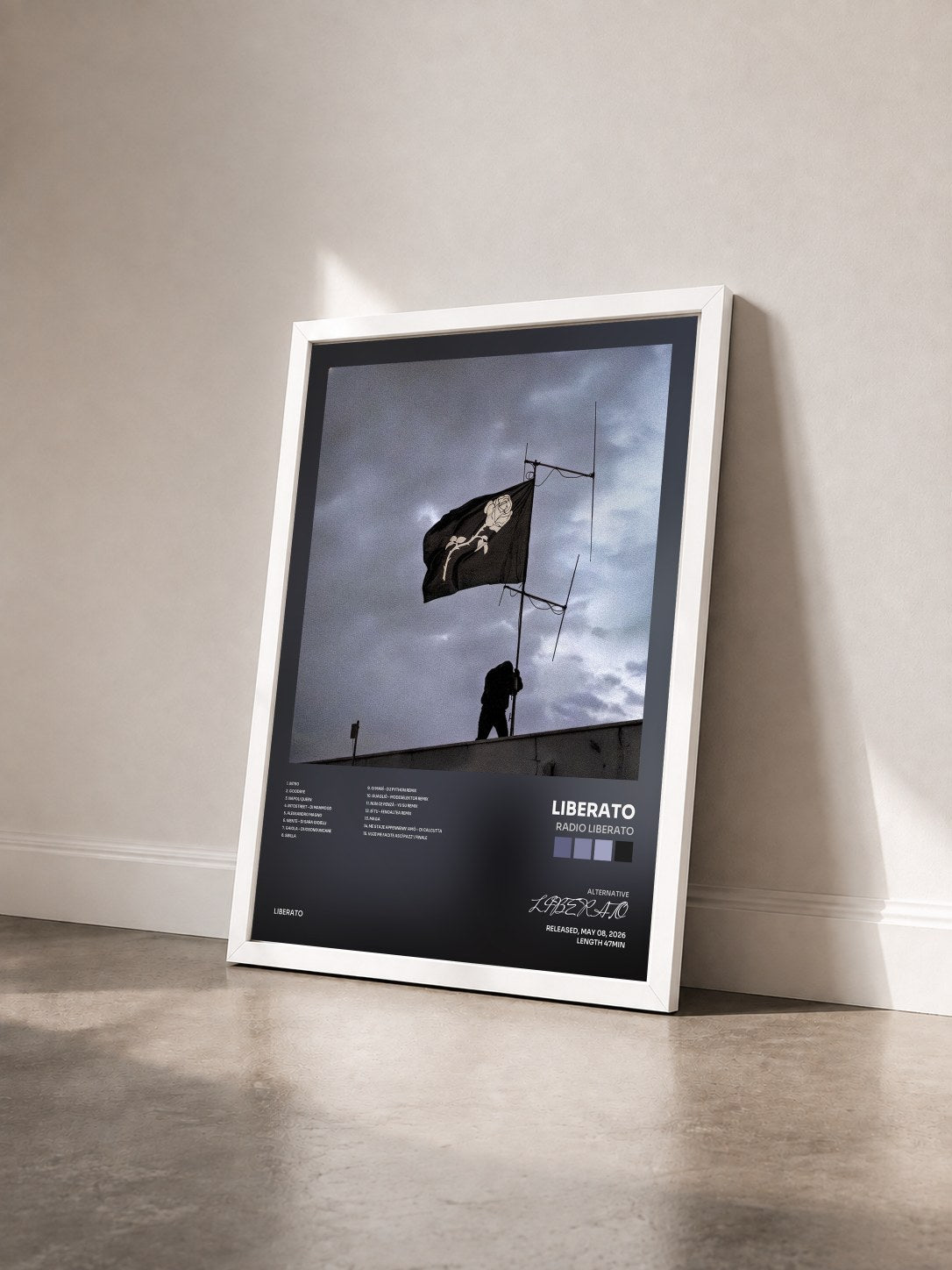#blanc Tableau de l'album RADIO LIBERATO de LIBERATO vu de trois quarts, cadre blanc