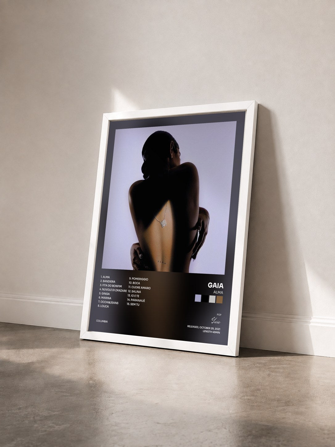 #blanc Tableau de l'album Alma de Gaia vu de trois quarts, cadre blanc