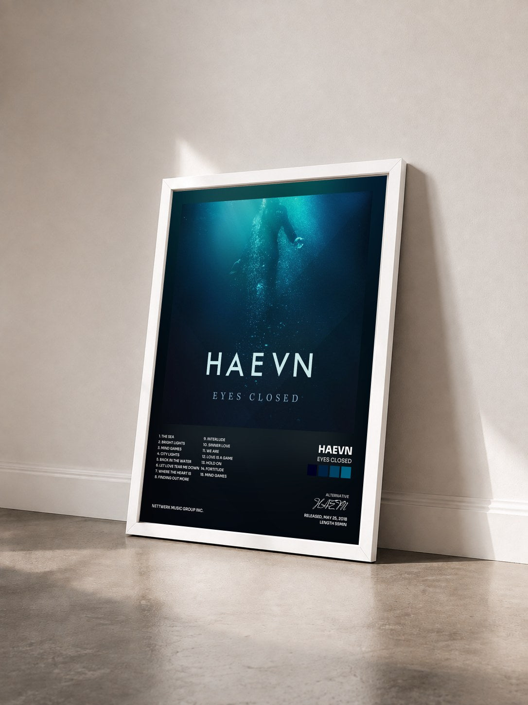 #blanc Tableau de l'album Eyes Closed de HAEVN vu de trois quarts, cadre blanc